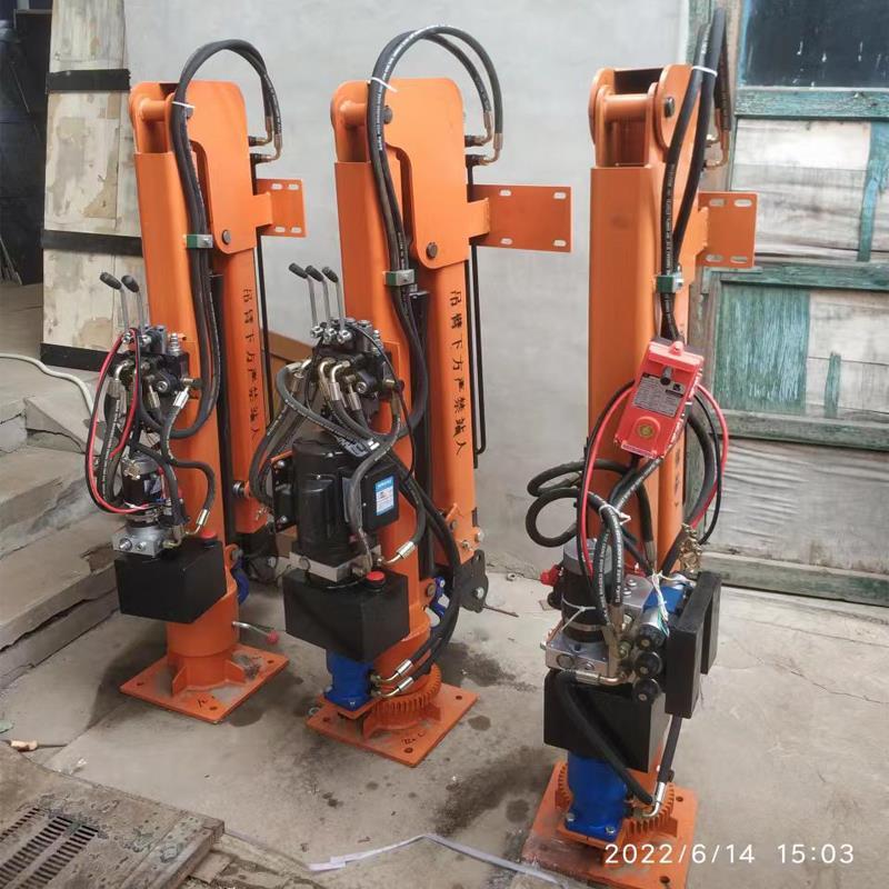阿克苏市重汽蓝牌随车吊 3.2吨 国六动力强 液压驱动 农用自卸起重机